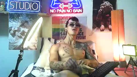 Snapshot of yeisoncastellanos1999 chatting on 10/14/25, 11:16 yeisoncastellanos1999 online show from 10/14/25, 11:16