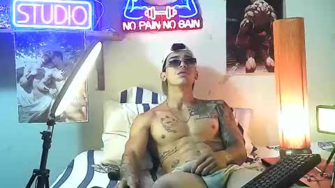 Snapshot of yeisoncastellanos1999 chatting on 10/19/25, 02:50 yeisoncastellanos1999 online show from 10/19/25, 02:50