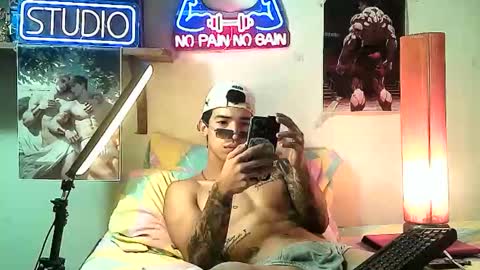 Snapshot of yeisoncastellanos1999 chatting on 11/07/25, 03:28 yeisoncastellanos1999 online show from 11/07/25, 03:28