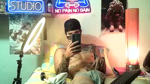 Snapshot of yeisoncastellanos1999 chatting on 11/18/25, 06:34 yeisoncastellanos1999 online show from 11/18/25, 06:34