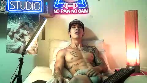 Snapshot of yeisoncastellanos1999 chatting on 11/26/25, 09:16 yeisoncastellanos1999 online show from 11/26/25, 09:16