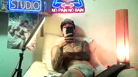 Snapshot of yeisoncastellanos1999 chatting on 11/27/25, 09:55 yeisoncastellanos1999 online show from 11/27/25, 09:55