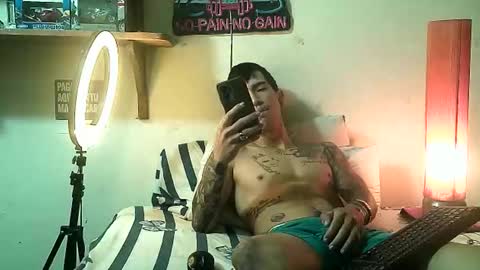 yeisoncastellanos1999 online show from 04/17/26, 09:40