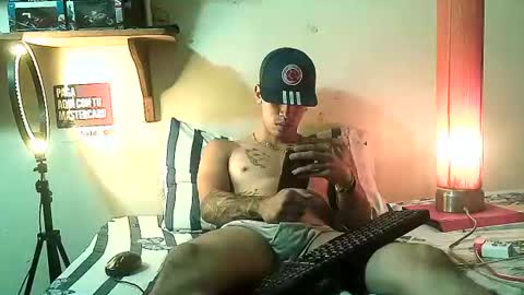 Snapshot of yeisoncastellanos1999 chatting on 06/18/26, 04:33 yeisoncastellanos1999 online show from 06/18/26, 04:33