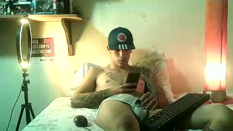 Snapshot of yeisoncastellanos1999 chatting on 06/26/26, 04:44 yeisoncastellanos1999 online show from 06/26/26, 04:44