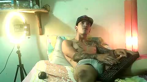 Snapshot of yeisoncastellanos1999 chatting on 07/08/26, 03:05 yeisoncastellanos1999 online show from 07/08/26, 03:05