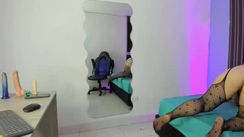 yelena03 online show from 11/12/25, 10:20