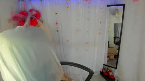 Snapshot of yelina_mh chatting on 02/22/26, 12:23 YELINA online show from 02/22/26, 12:23