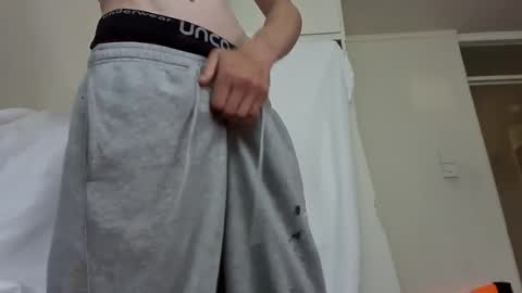 yella25 online show from 06/11/26, 07:56