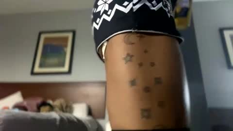 Ella Ts online show from 12/26/24, 06:41