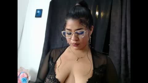 Snapshot of yelly_18 chatting on 06/19/26, 02:27 yelly online show from 06/19/26, 02:27