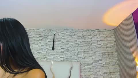 Snapshot of yenn_tay chatting on 06/07/26, 11:47 ZAYDEN online show from 06/07/26, 11:47