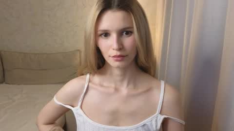 Yenna online show from 05/18/26, 04:46