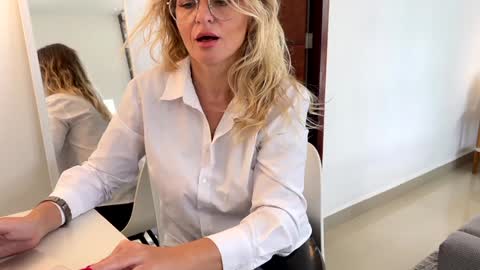 Zlata online show from 12/04/24, 08:29