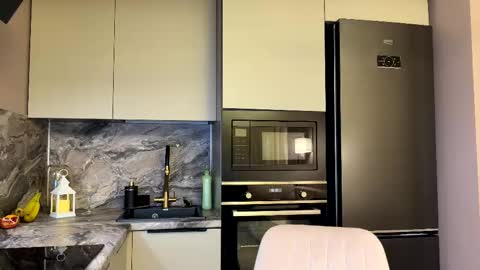 Zlata online show from 11/18/25, 04:00