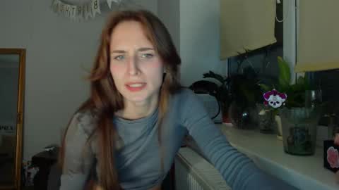 Zoe online show from 02/28/25, 09:23