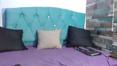 yesamin_stone18 online show from 04/13/26, 12:54