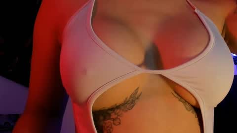 Snapshot of yessikrabbit1 chatting on 01/09/25, 11:02 Independent model online show from 01/09/25, 11:02