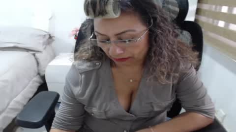 Snapshot of yessilatin chatting on 07/09/26, 09:52 jessy online show from 07/09/26, 09:52