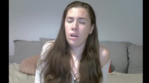 Snapshot of yesyoucanjustdoit chatting on 09/23/25, 11:46 Kira online show from 09/23/25, 11:46