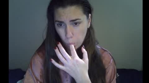 Snapshot of yesyoucanjustdoit chatting on 10/11/25, 01:20 Kira online show from 10/11/25, 01:20