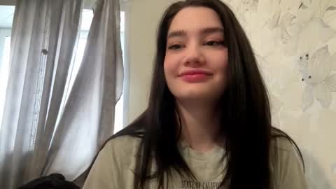 Snapshot of yevetterousse chatting on 12/20/25, 09:27 Sofia online show from 12/20/25, 09:27