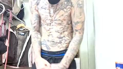 Snapshot of yfwb69xxx chatting on 11/04/25, 11:48 yfwb69xxx online show from 11/04/25, 11:48