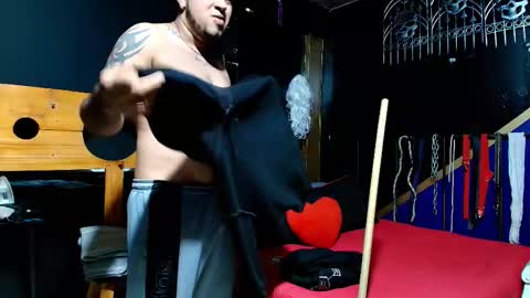 yingandyangg online show from 02/18/26, 05:53