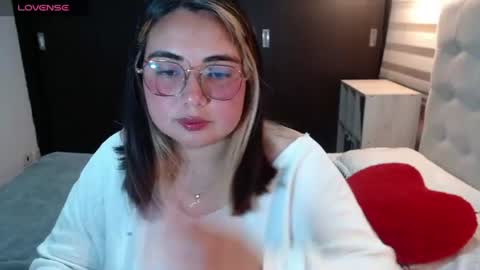 hii i am yini online show from 07/13/26, 02:47