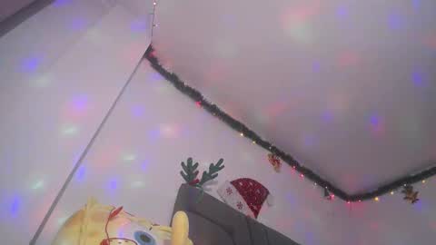 Yiny online show from 12/23/24, 09:16