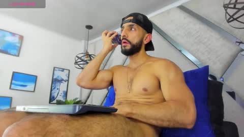 Yiyo online show from 01/17/25, 11:06