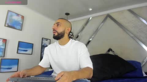 Yiyo online show from 01/19/25, 04:12