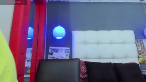 Yiyo online show from 10/10/25, 03:38