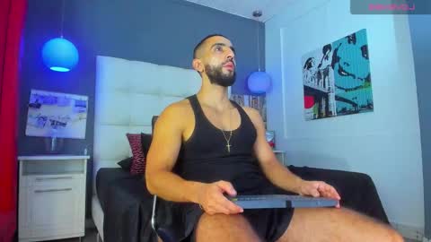 Yiyo online show from 11/18/25, 04:39