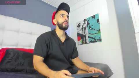 Yiyo online show from 02/07/26, 04:27