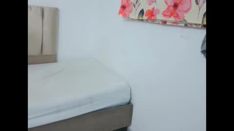 yizz_laan online show from 02/25/26, 07:18