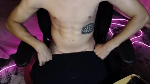 Snapshot of ylk_ chatting on 09/19/25, 06:52 Darius online show from 09/19/25, 06:52