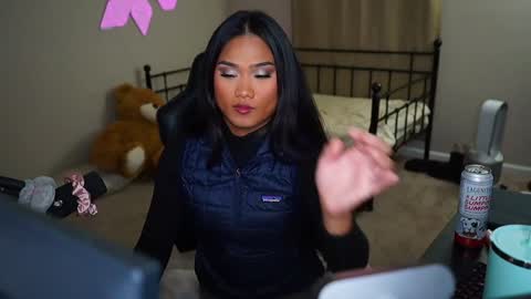 Palmela Handerson online show from 12/25/24, 08:18