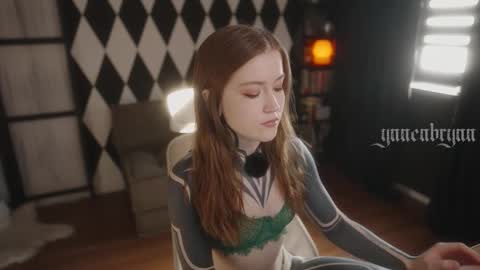 ynnenbrynn online show from 10/13/25, 07:41