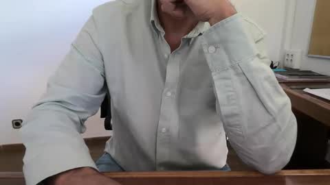 Snapshot of yo47 chatting on 10/23/25, 12:37 Yo47 online show from 10/23/25, 12:37