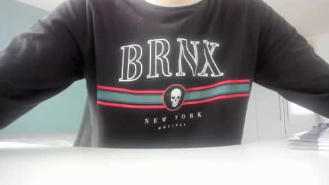 Snapshot of yoda130305 chatting on 12/21/24, 01:10 yoda130305 online show from 12/21/24, 01:10