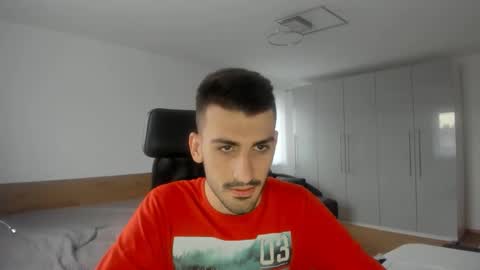 Snapshot of yoda130305 chatting on 11/01/25, 02:19 yoda130305 online show from 11/01/25, 02:19