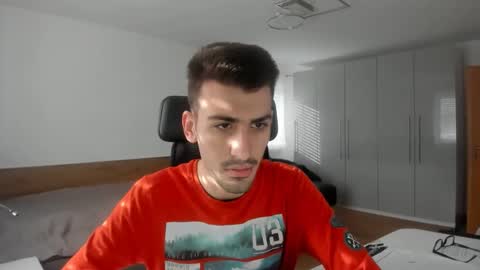 Snapshot of yoda130305 chatting on 11/18/25, 09:25 yoda130305 online show from 11/18/25, 09:25