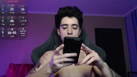 Snapshot of yofukashi chatting on 12/18/25, 12:38 yofukashi online show from 12/18/25, 12:38