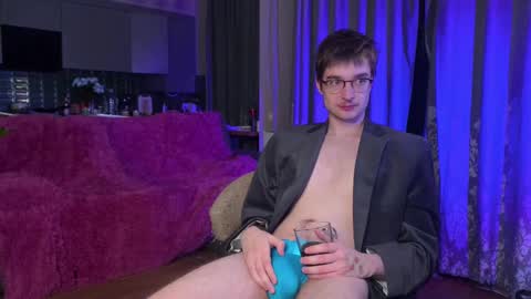 Max online show from 02/14/25, 04:26