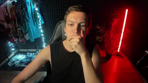 Snapshot of yoi_aji chatting on 09/17/25, 05:20 You can ask my name in pm online show from 09/17/25, 05:20