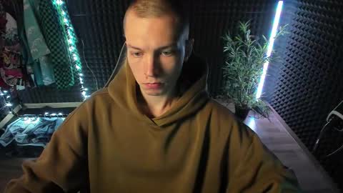 Snapshot of yoi_aji chatting on 10/18/25, 04:59 You can ask my name in pm online show from 10/18/25, 04:59