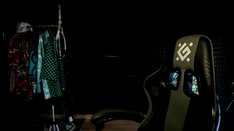 Snapshot of yoi_aji chatting on 11/17/25, 03:51 You can ask my name in pm online show from 11/17/25, 03:51