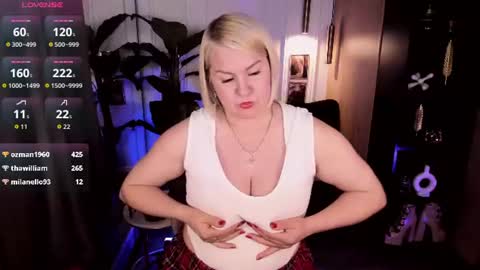 Snapshot of yolanda_kiss chatting on 07/02/26, 03:23 Yolanda online show from 07/02/26, 03:23