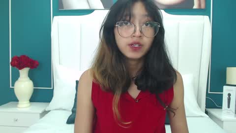 Yommi Winx online show from 12/27/24, 03:09